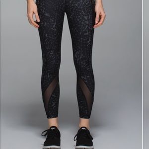 Lululemon inspire tight II size 4